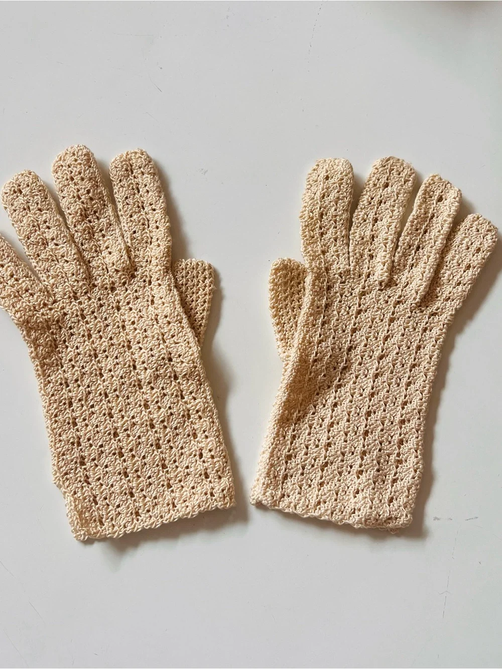 Vintage 60s Cream Crochet Wedding Gloves Vintage Women’s XS/S EUC